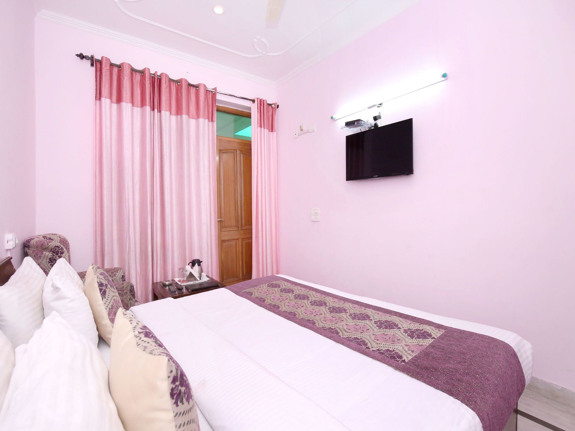 Oyo 6463 Hotel Dove Chandīgarh エクステリア 写真
