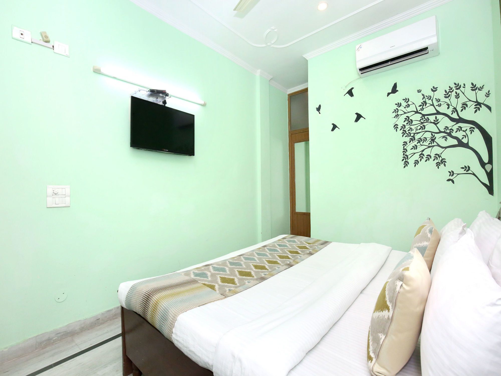 Oyo 6463 Hotel Dove Chandīgarh エクステリア 写真