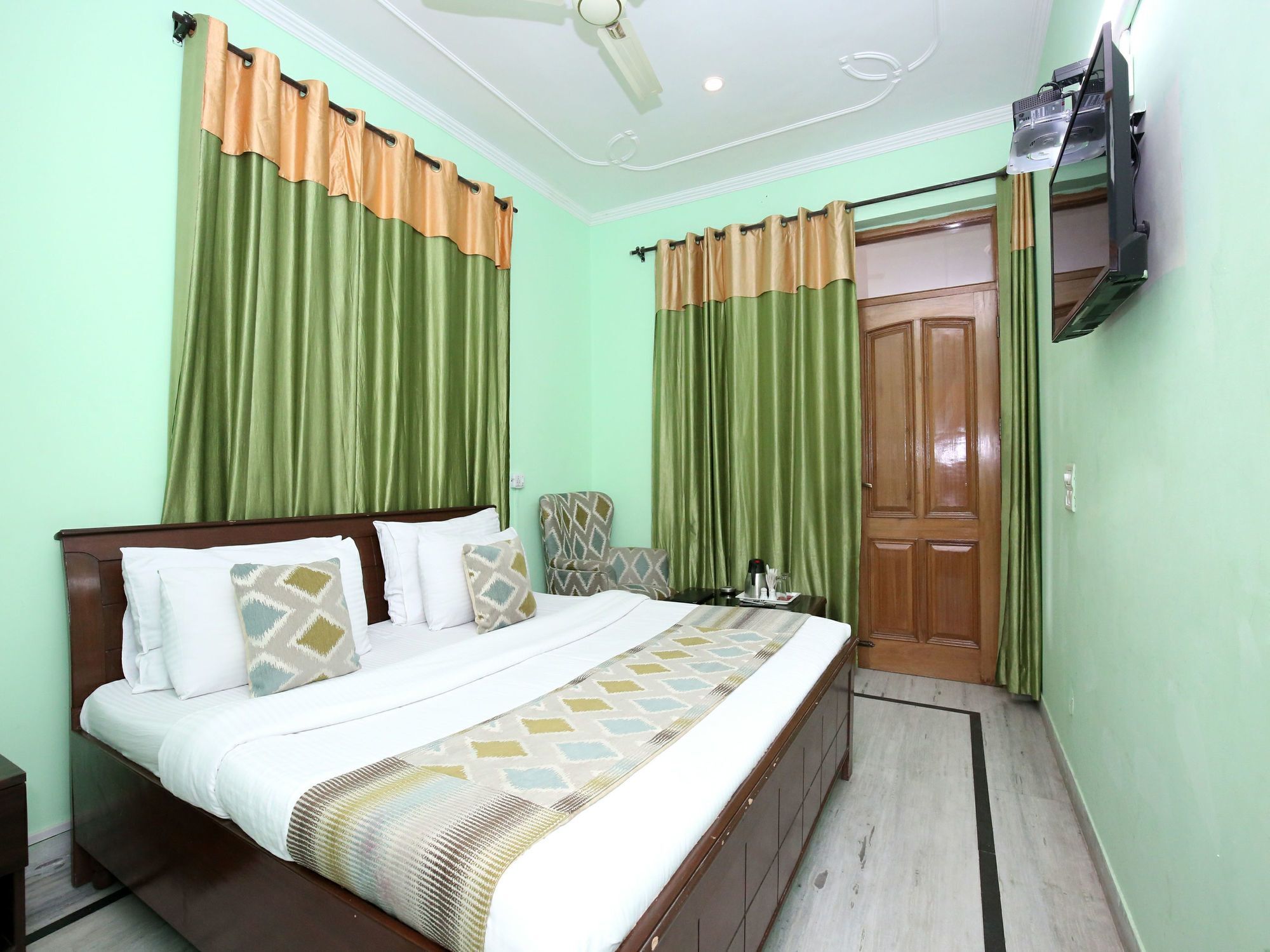 Oyo 6463 Hotel Dove Chandīgarh エクステリア 写真