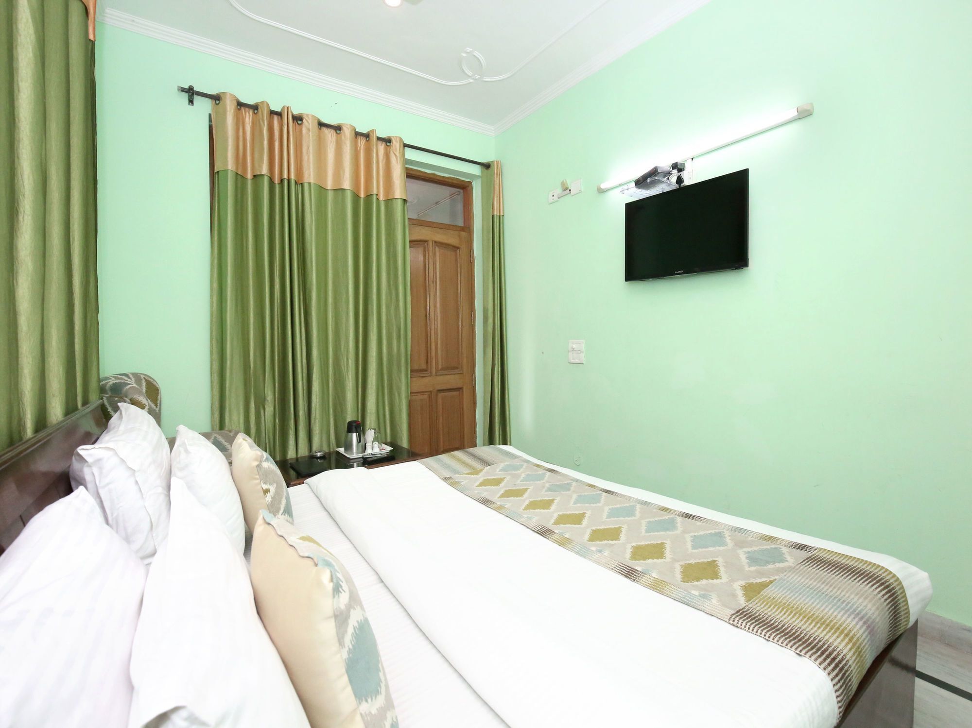 Oyo 6463 Hotel Dove Chandīgarh エクステリア 写真